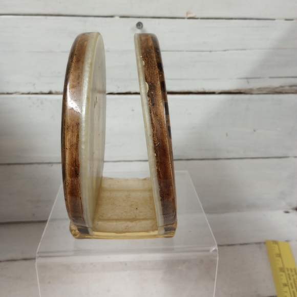 Vintage Retro MCM Lucite / Acrylic Circular Napkin Holder w/ Dry Flowers Rattan - Picture 2 of 8